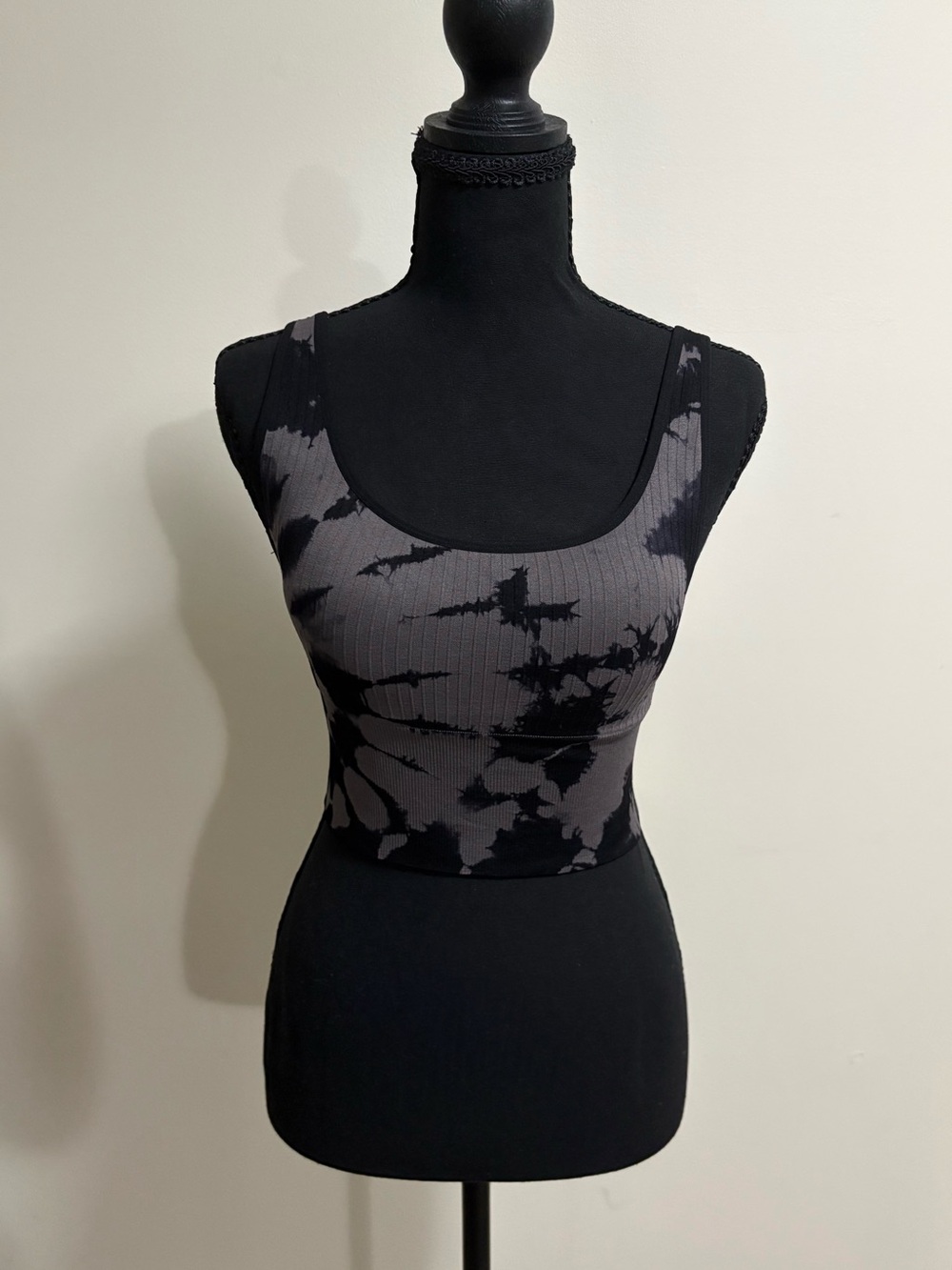 Victoria’s Secret PINK Women’s Black & Gray Tie-Dye Ribbed Seamless Sports Bra